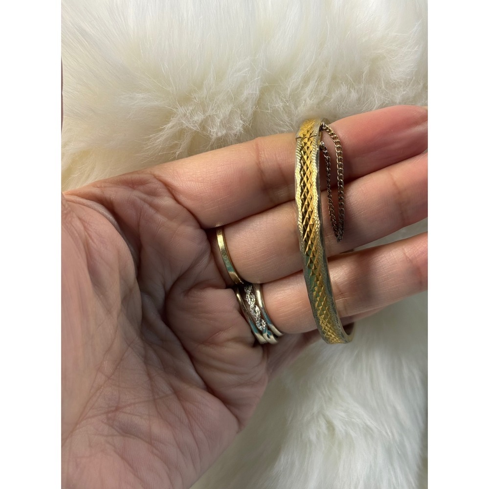 Vintage Pastelli Two Tone Diamond Cut Hinged Bangle Bracelet with Safety Chain - Picture 3 of 9